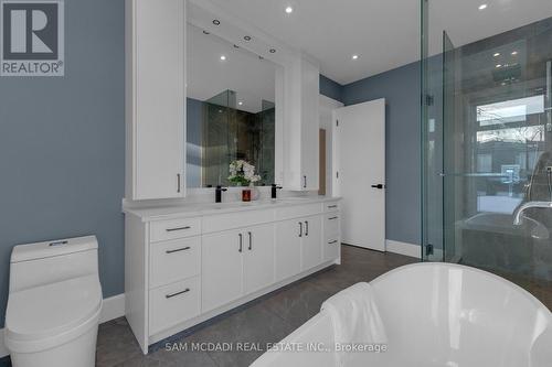 1050 Edgeleigh Avenue, Mississauga, ON - Indoor Photo Showing Bathroom
