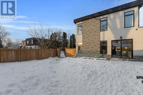 1050 Edgeleigh Avenue, Mississauga, ON - Outdoor