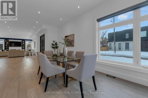 1050 Edgeleigh Avenue, Mississauga, ON - Indoor Photo Showing Dining Room