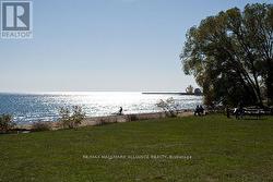 5 min walk to lakefront parks - 