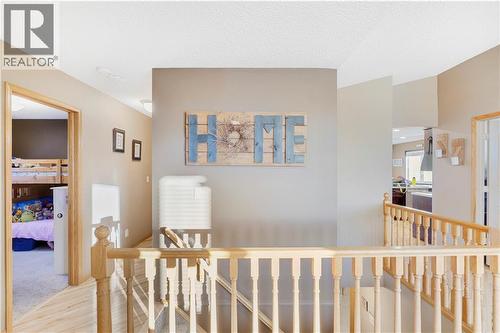 272210 Range Road 291  Ne, Airdrie, AB - Indoor Photo Showing Other Room