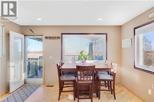 272210 Range Road 291  Ne, Airdrie, AB - Indoor Photo Showing Dining Room