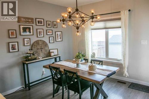 128 Cabot Landing W, Lethbridge, AB - Indoor Photo Showing Dining Room