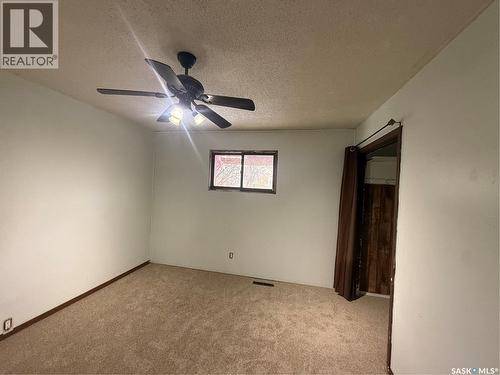 308 5Th Avenue W, Assiniboia, SK - Indoor Photo Showing Other Room