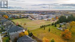 Just a hop, skip and jump to 2 primary schools! - 