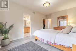 Primary features luxury en-suite & walk in closet - 