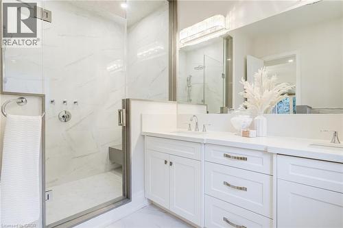 126 Mcgregor Crescent, Ancaster, ON - Indoor Photo Showing Bathroom
