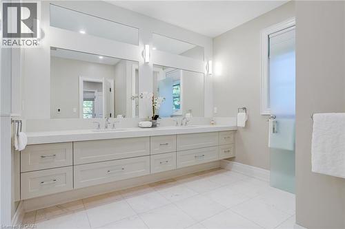 126 Mcgregor Crescent, Ancaster, ON - Indoor Photo Showing Bathroom
