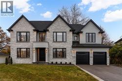 102 CUMMING Court  Ancaster, ON L9G 1V3