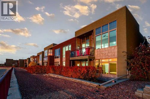 30 Palisades Mews NE  Medicine Hat, AB T1C 2B5