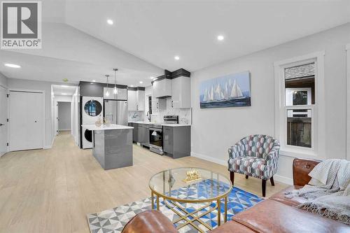 23 Shawmeadows Place Sw, Calgary, AB - Indoor Photo Showing Kitchen