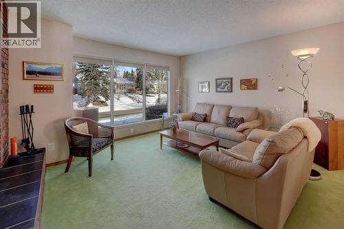 5943 Silver Ridge Drive Nw, Calgary, AB - Indoor Photo Showing Living Room