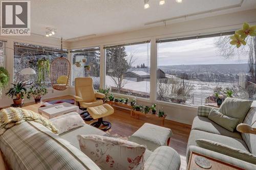 Family Room/Sun Room - 5943 Silver Ridge Drive Nw, Calgary, AB - Indoor Photo Showing Living Room