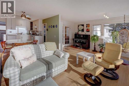 5943 Silver Ridge Drive Nw, Calgary, AB - Indoor Photo Showing Living Room