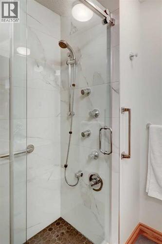 Main Bath - 5943 Silver Ridge Drive Nw, Calgary, AB - Indoor Photo Showing Bathroom