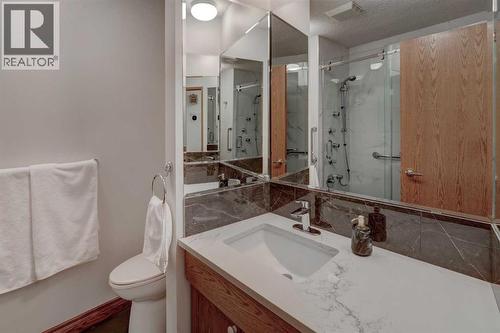 Main Bath - 5943 Silver Ridge Drive Nw, Calgary, AB - Indoor Photo Showing Bathroom