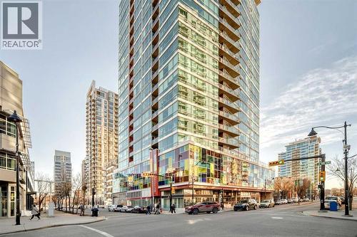 810, 135 13 Avenue SW  Calgary, AB T2R 0W8