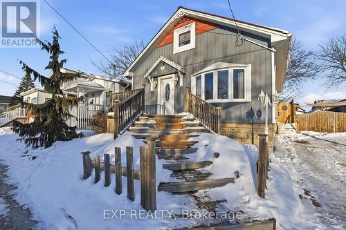 77 WESTMOUNT STREET  Oshawa, ON L1J 4X2