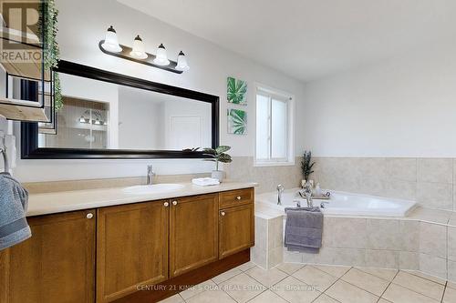1418 Livesey Drive, Oshawa, ON - Indoor Photo Showing Bathroom