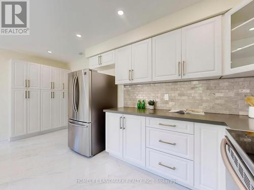 27 Penny Crescent, Markham, ON - Indoor Photo Showing Kitchen
