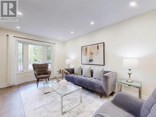 27 Penny Crescent, Markham, ON - Indoor Photo Showing Living Room
