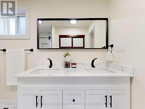 27 Penny Crescent, Markham, ON - Indoor Photo Showing Bathroom