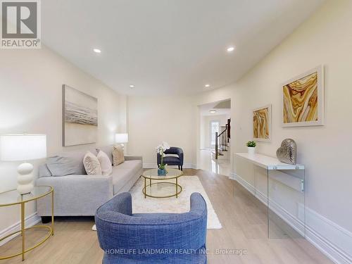27 Penny Crescent, Markham, ON - Indoor Photo Showing Living Room