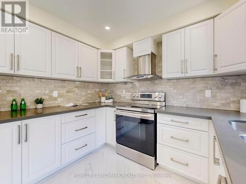 27 Penny Crescent, Markham, ON - Indoor Photo Showing Kitchen