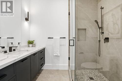 2054 Vickery Drive, Oakville, ON - Indoor Photo Showing Bathroom