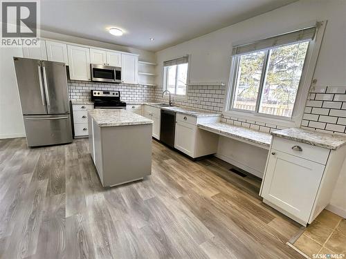 5926 Sherwood Drive, Regina, SK - Indoor Photo Showing Kitchen With Stainless Steel Kitchen