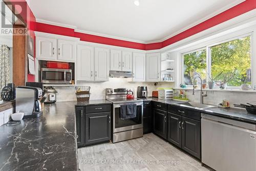 58 Seven Oaks Drive, Hamilton, ON - Indoor Photo Showing Kitchen