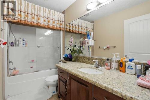 Family bathroom - 197 West Creek Boulevard, Chestermere, AB - Indoor Photo Showing Bathroom