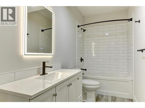 773 Barnaby Road, Kelowna, BC - Indoor Photo Showing Bathroom