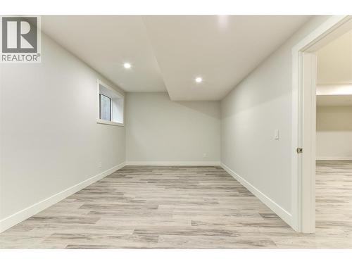 773 Barnaby Road, Kelowna, BC - Indoor