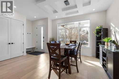 2520 Cochrane Road Nw, Calgary, AB - Indoor Photo Showing Dining Room