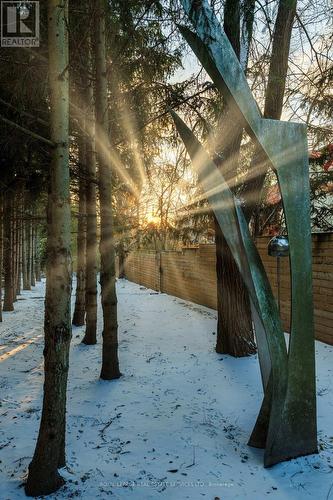 125 Paliser Court, Oakville, ON - Outdoor