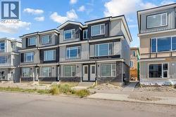 8814 48 Street NE  Calgary, AB T3J 5N8
