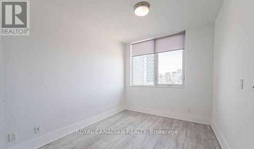 Ph 32 - 1 Edgewater Drive E, Toronto, ON - Indoor Photo Showing Other Room