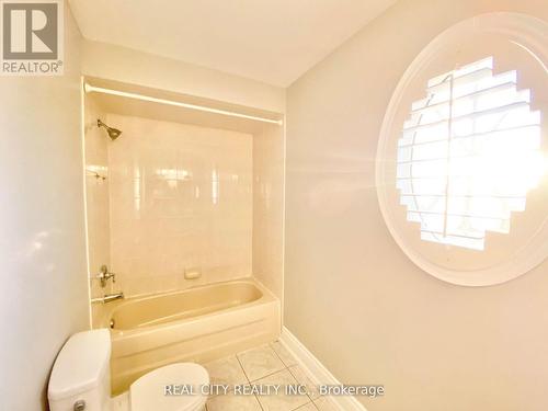 830 Old Derry Road, Mississauga, ON - Indoor Photo Showing Bathroom