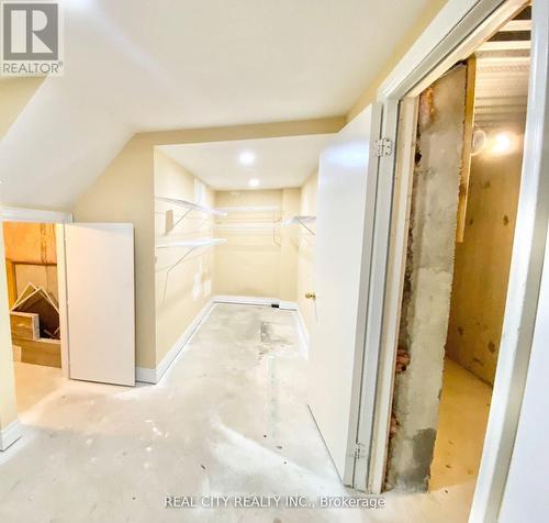 830 Old Derry Road, Mississauga, ON - Indoor