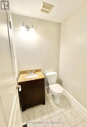 830 Old Derry Road, Mississauga, ON - Indoor Photo Showing Bathroom