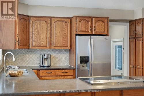 192 Concession 14 E, Hamilton, ON - Indoor Photo Showing Kitchen