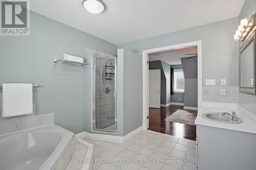 192 Concession 14 E, Hamilton, ON - Indoor Photo Showing Bathroom