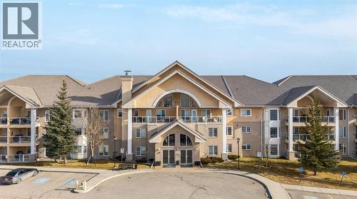 106, 728 Country Hills Road NW  Calgary, AB T3K 5K8