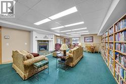 Resident library / lounge - 