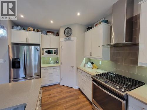 304 K View Crescent, Keremeos, BC - Indoor Photo Showing Kitchen
