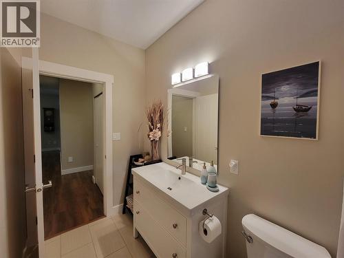 304 K View Crescent, Keremeos, BC - Indoor Photo Showing Bathroom