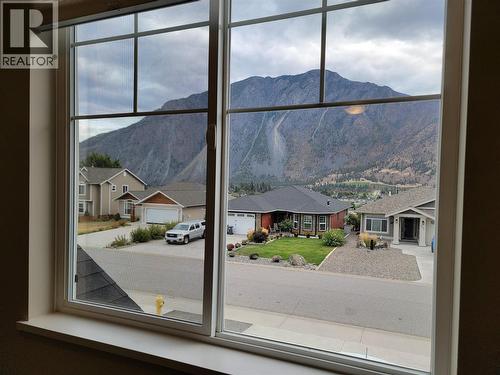 304 K View Crescent, Keremeos, BC - Indoor Photo Showing Other Room
