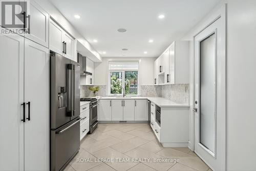 16 First Avenue, Ottawa, ON - Indoor Photo Showing Kitchen With Upgraded Kitchen
