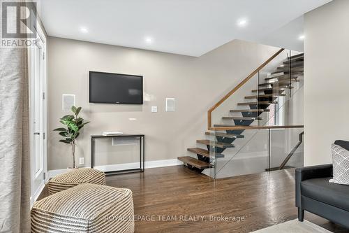 16 First Avenue, Ottawa, ON - Indoor